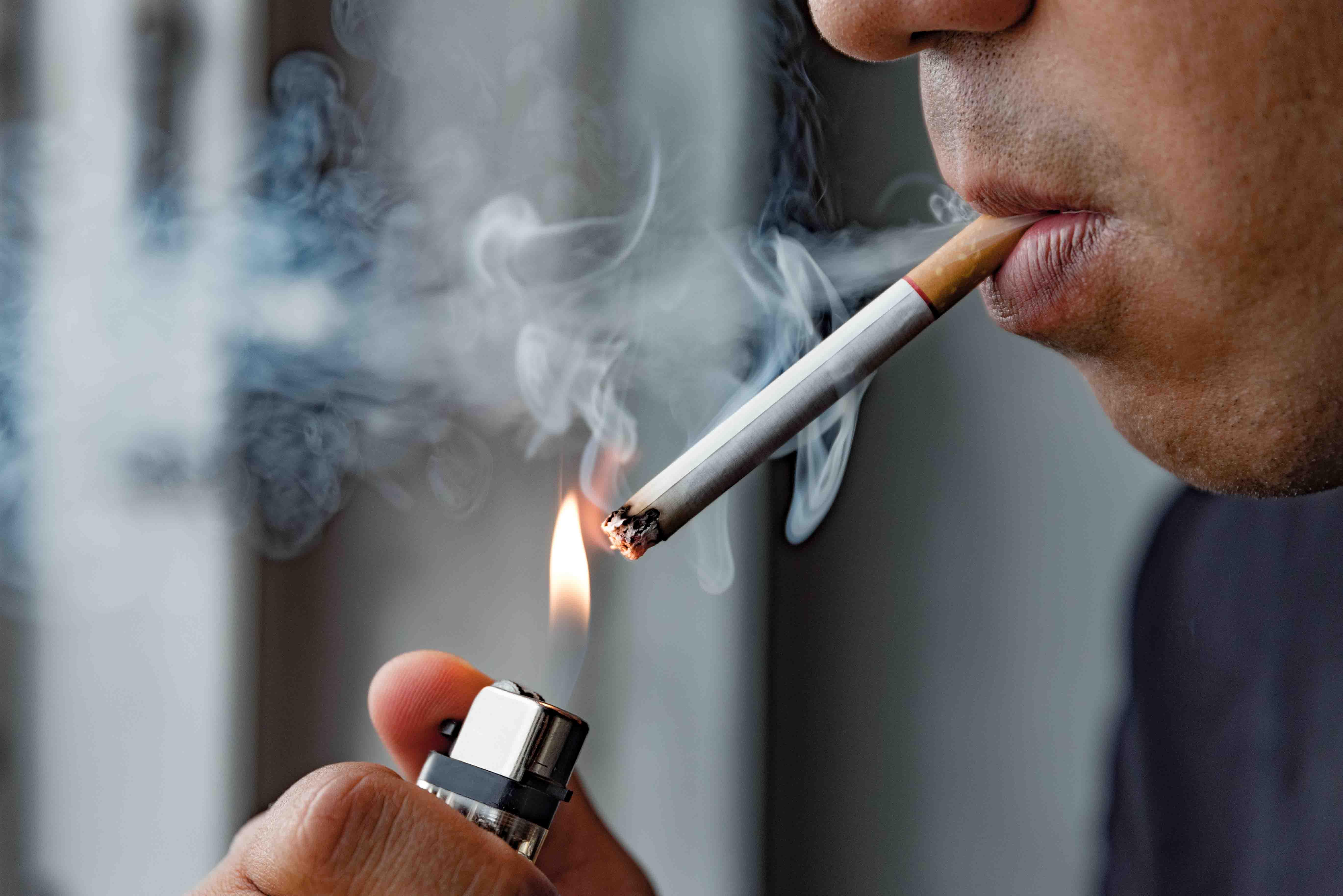 Smoking risks of cosmetic surgery