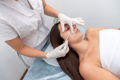 What Are Pros & Cons Of Dermaplaning?